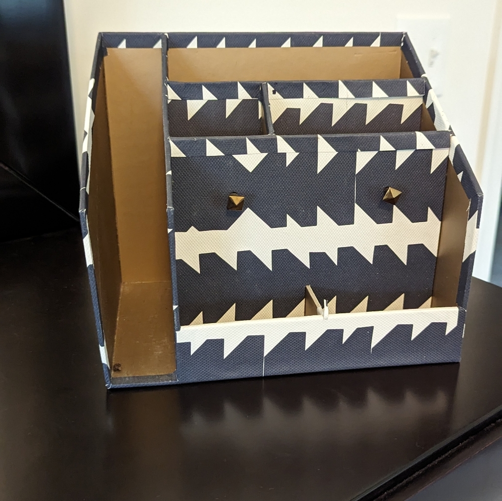 Desk organizer •blue with white